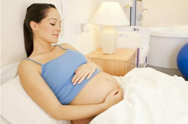 孕晚期妈妈越吃越少是怎么回事 孕晚期应该怎么吃