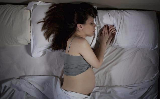孕期晚上睡不着对胎儿有哪些影响 孕期准妈咪怎么才能睡的香
