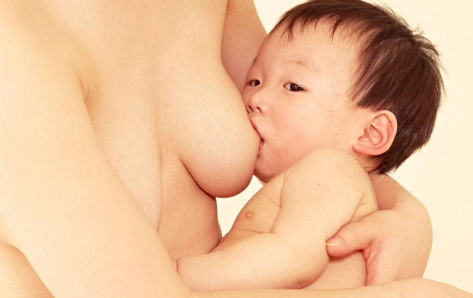哺乳期堵奶了怎么办 哺乳期堵奶的疏通办法