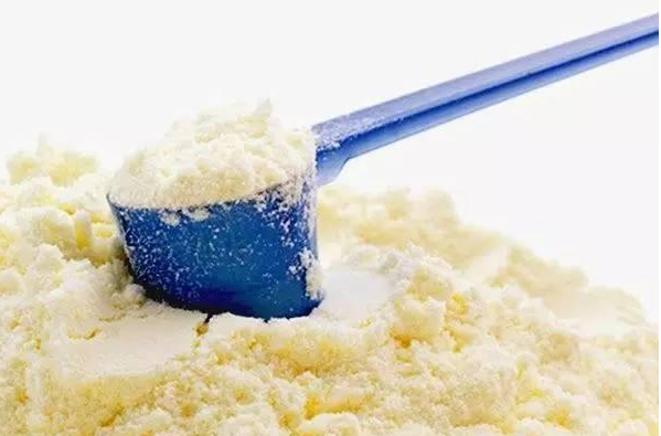 婴儿奶粉中的卡拉胶会致癌吗 如何给宝宝挑选合适健康的奶粉