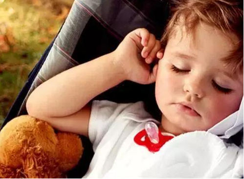 孩子睡觉磨牙怎么解决 孩子睡觉磨牙解决方法