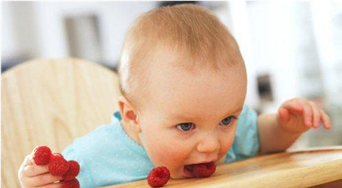 孩子为什么容易卡住喉咙 孩子被异物卡住喉咙的临床表现