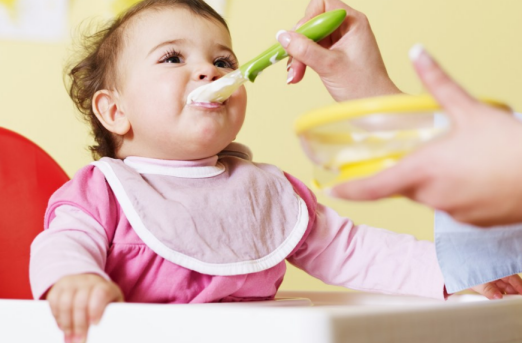 宝宝辅食一顿吃多少合适 0-2岁宝宝辅食量大全