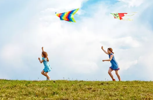 带孩子放风筝有哪些好处 孩子放风筝的好处介绍