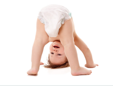宝宝不愿意穿纸尿裤怎么办  如何让宝宝不抗拒穿纸尿裤