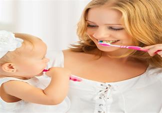 什么时候给孩子刷牙最好 孩子不配合刷牙怎么办