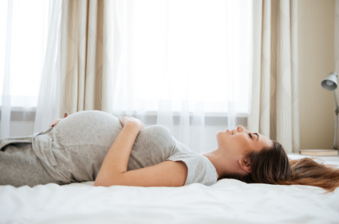 怀孕早期可以平躺睡觉吗 孕早期要注意什么