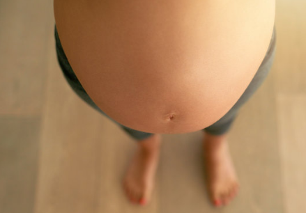 怀孕肚子上的黑线是什么 怀孕肚子上的黑线是什么时候出现