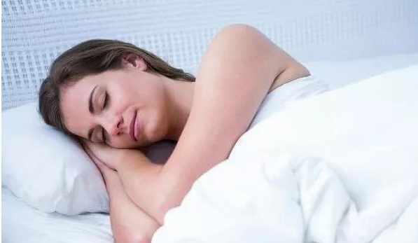 女性睡眠不足会引起肥胖吗 女性睡眠不足如何改善睡眠质量