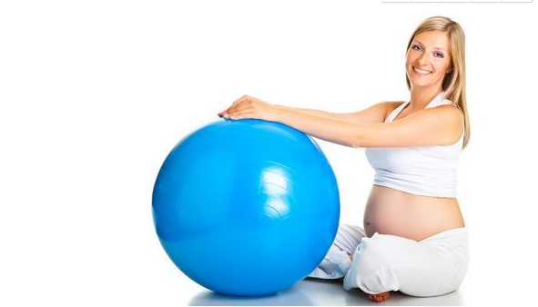 哪些运动有助于自然分娩 孕妇瑜伽的好处
