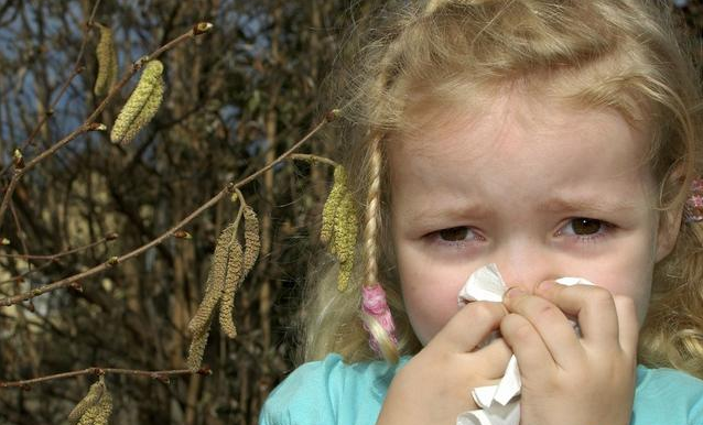 孩子流清鼻涕是寒感冒黄鼻涕是热感冒吗 孩子感冒流鼻涕怎么办