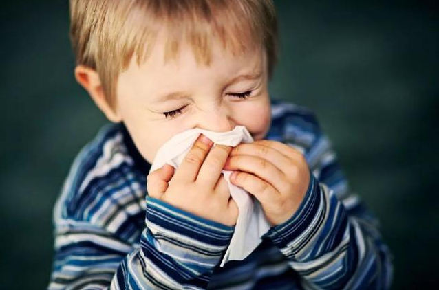 孩子流清鼻涕是寒感冒黄鼻涕是热感冒吗 孩子感冒流鼻涕怎么办