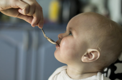 宝宝有什么表现说明该补充维生素了  如何正确的给宝宝补充维生素