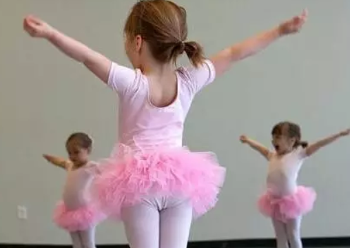 孩子学习芭蕾会练出八字脚吗 芭蕾练不好会影响长个儿吗