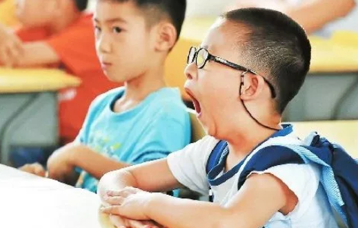 中国超六成儿童睡眠不足8小时 睡眠时间长短影响孩子成绩好坏吗