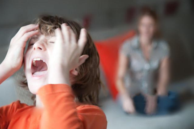 家长最伤孩子的三句话 父母如何戒掉吼孩子