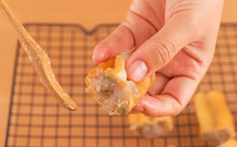 宝宝菠萝辅食推荐 菠萝油条虾制作方法