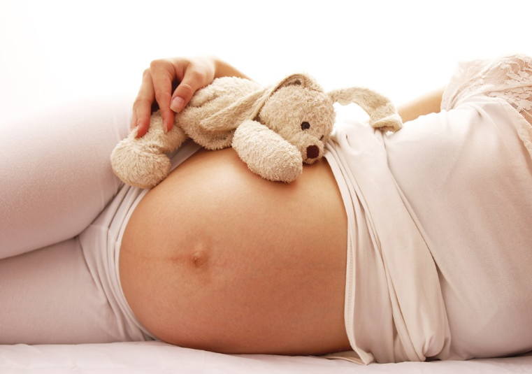 怀孕五个月不显肚子是正常的吗 为什么有的人怀孕不显肚子