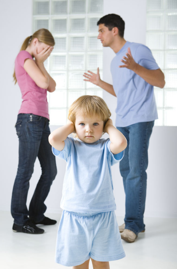 父母吵架对孩子有什么影响 家长吵架应该避开孩子吗
