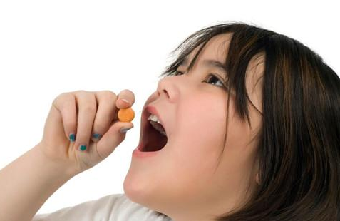 孩子不小心误吃了药物怎么办 6种常见药物误服后的急救处理方法 